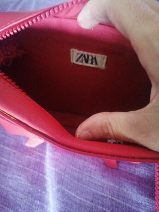 Bolso Zara niña. Forma de cámara de TV.