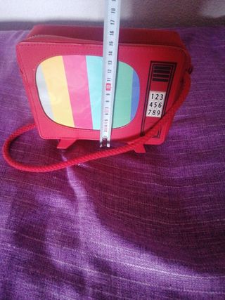 Bolso Zara niña. Forma de cámara de TV.