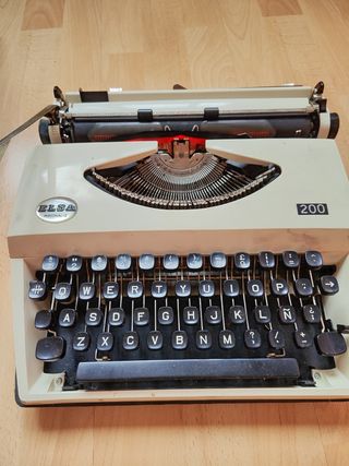 Maquina de Escribir Antigua