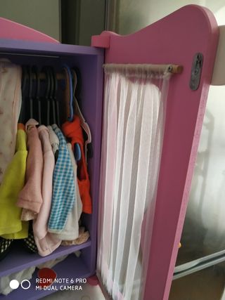 Armario de madera juguetes