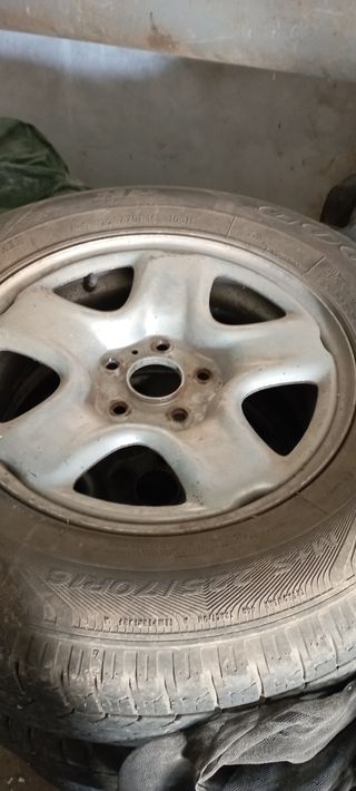 Llantas con neumático 16 pulgadas toyota 