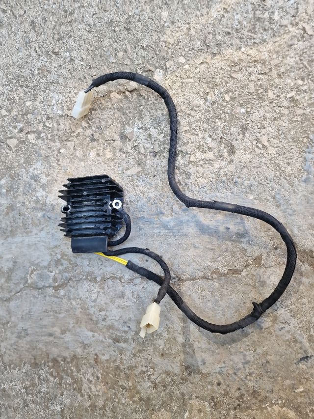 Regolatore di tensione KTM 93011034000