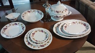 VAJILLA ANTIGUA ROYAL CHINA VIGO