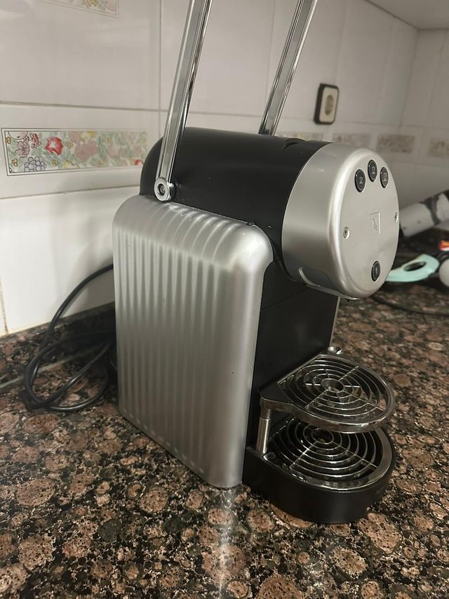 Cafetera Nesspreso Zenius profesional