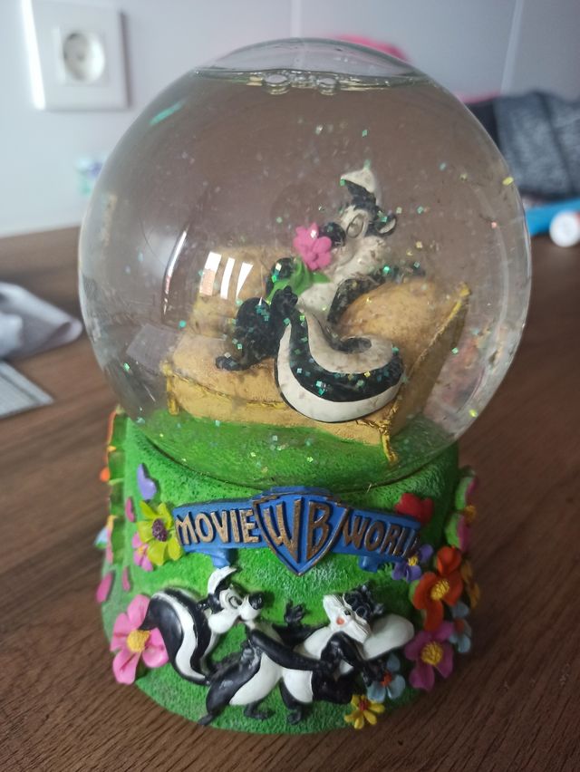 Bola de cristal Warner Bros