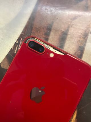 iPhone 8 Plus rosso da 64 Gb