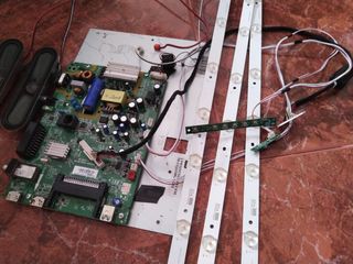 Despiece de televisión Thomson 32HA3103