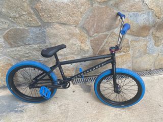 bicicleta BMX en perfecto estado