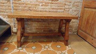 Mesa lira catalana antigua