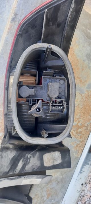 Pilotos traseros de Renault.