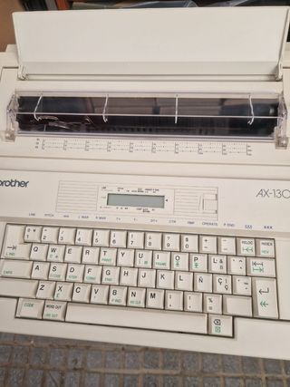 Maquina escribir antigua