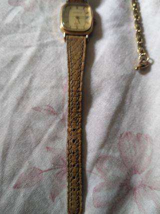 Reloj vintage y pulsera chapados en oro