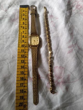 Reloj vintage y pulsera chapados en oro