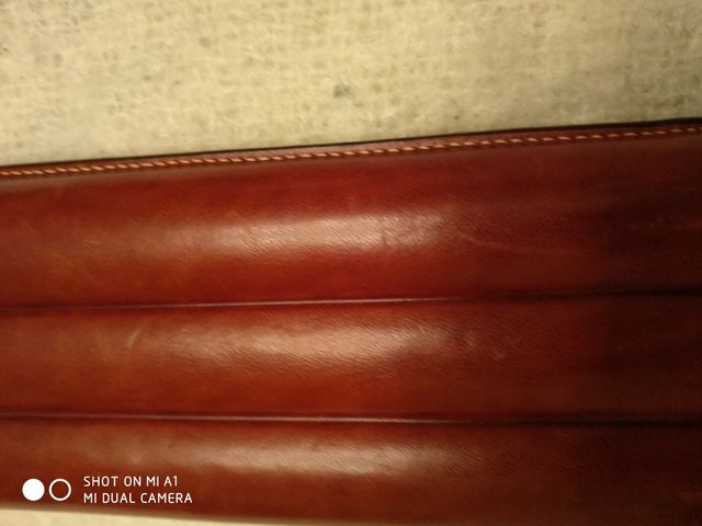 Purera de puros de cuero buena.