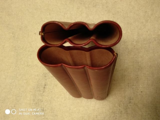 Purera de puros de cuero buena.