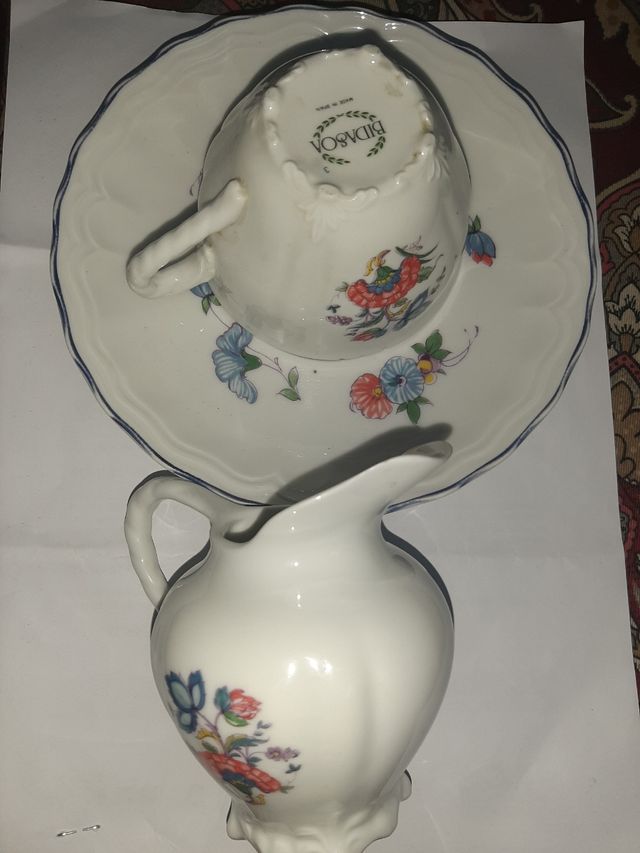 TAZA CON PLATILLO Y LECHERA