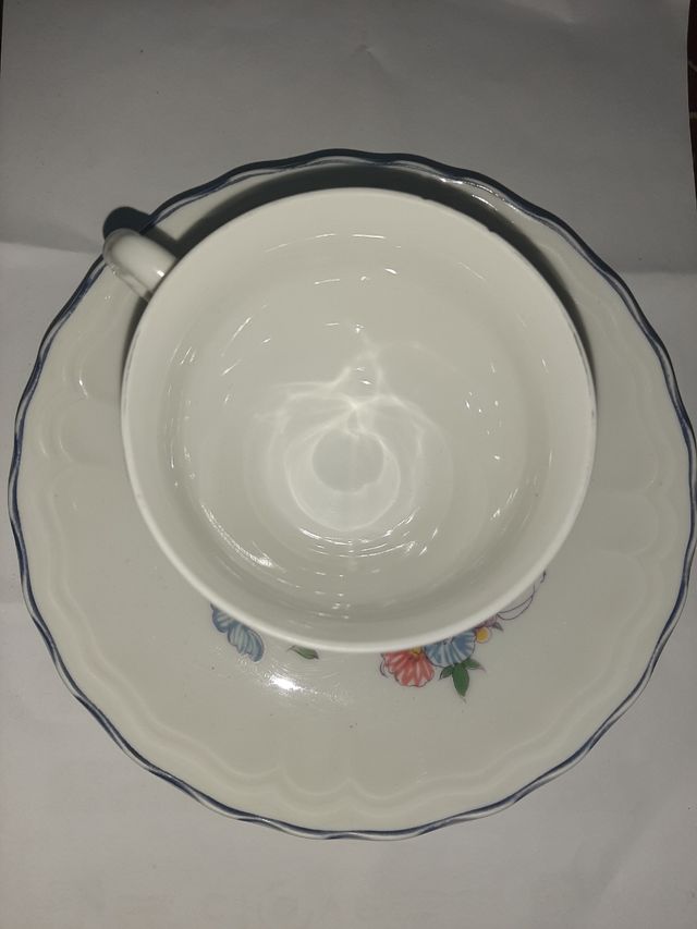 TAZA CON PLATILLO Y LECHERA