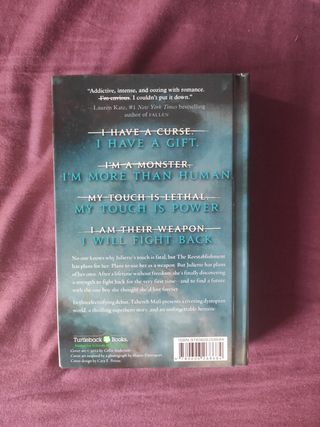 Shatter Me inglés libro