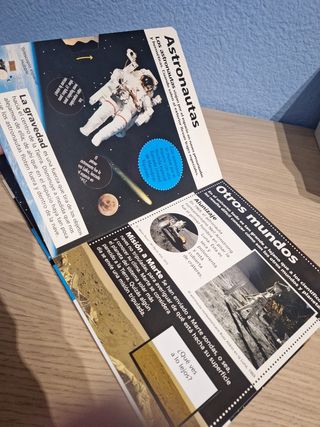 Libros descubre y juega