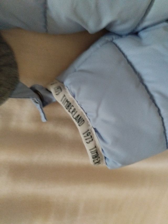 Buzo Timberland 3 meses. 60 CMS. Azul celeste y