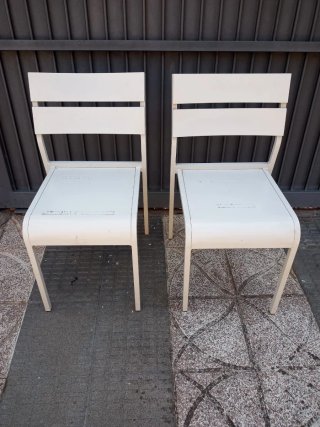 Oferta: Mesa plegable cocina y 2 sillas de cocina
