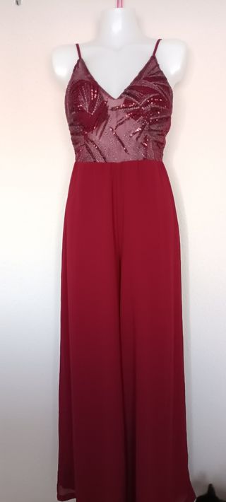 Mono de fiesta color granate