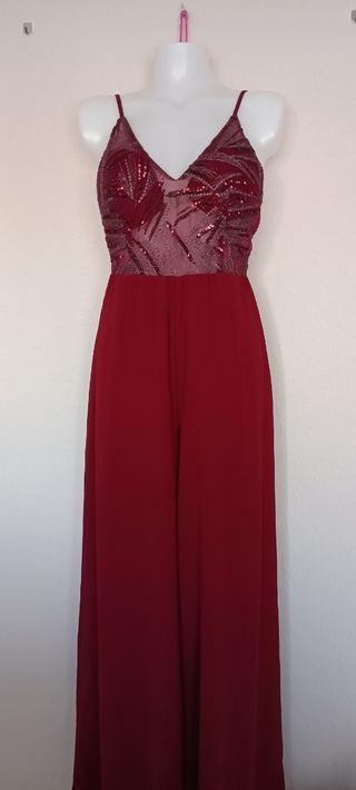 Mono de fiesta color granate