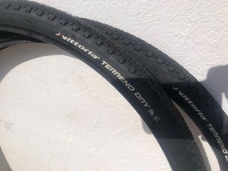 Cubiertas gravel vittoria terreno dry 700x35c