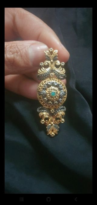 Broche vintage antigua dorado