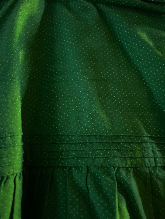 Falda verde de lunares