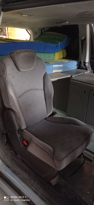 Muebles camperización para 3 personas.