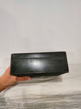 Antigua caja joyero piel latón inglesa 1950