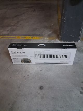 Teclado midi samson carbón 49