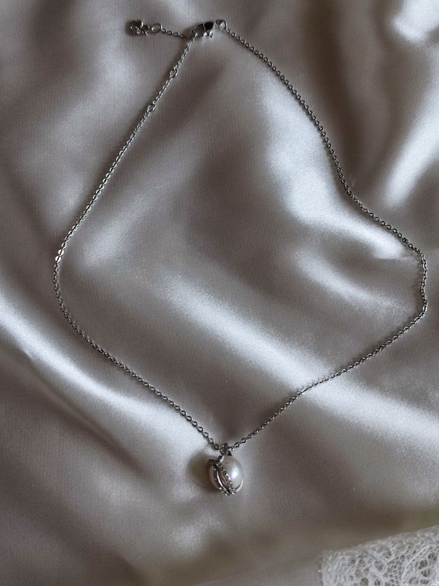 Conjunto de collar y pendientes de Swar