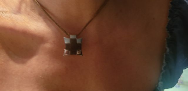 COLGANTE CRUZ LOTUS.