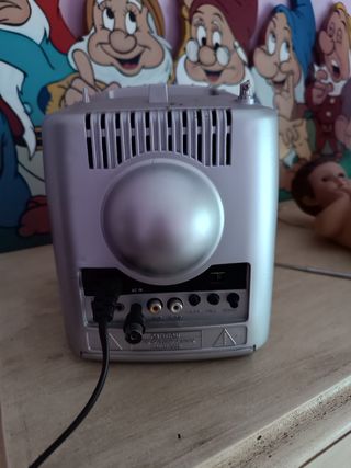TV con radio antigua