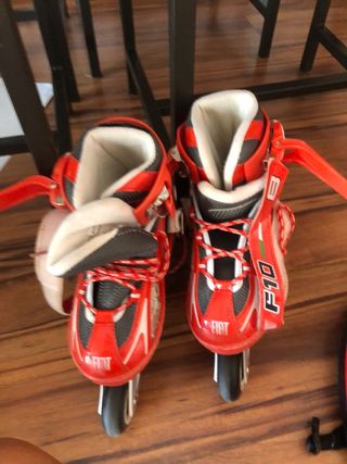 Patines y casco Ferrari