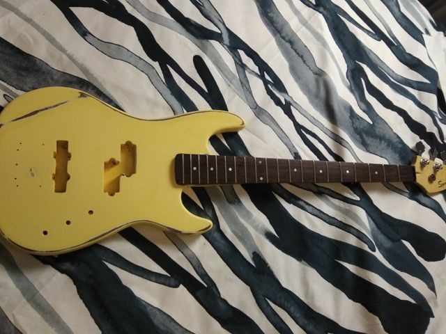 Cuerpo bajo eléctrico relic