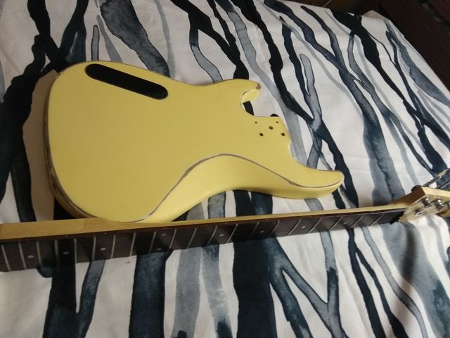 Cuerpo bajo eléctrico relic