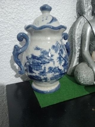 Jarra japonesa  y jarrón