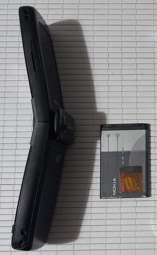 Telefono cellulare Nokia 2652 RH-53 con batteria e caricabatterie