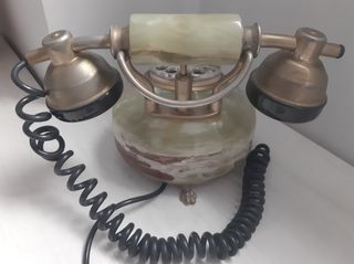 Teléfono antiguo