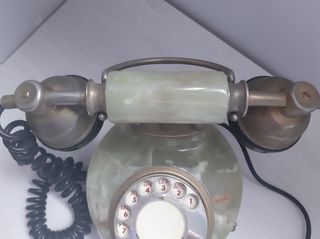Teléfono antiguo