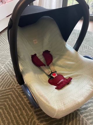 Maxicosi con accesorios