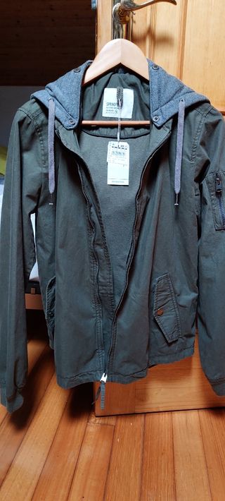 Cazadora sin estrenar