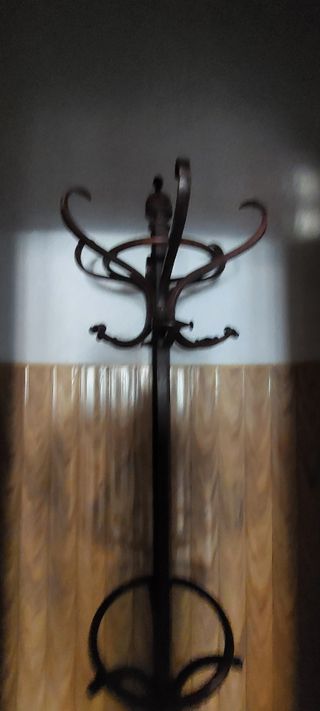 Perchero antiguo de pie tradicional modelo Thonet