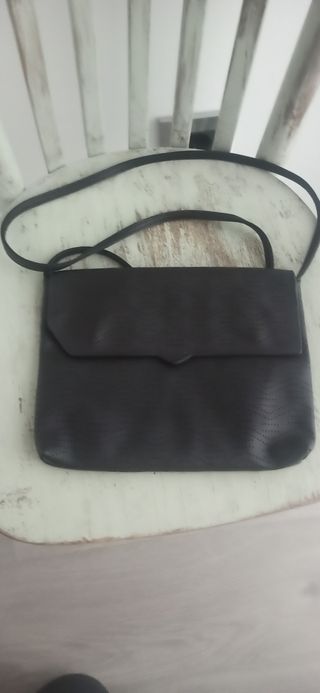 Bolso de mano. 25x20 cms. 