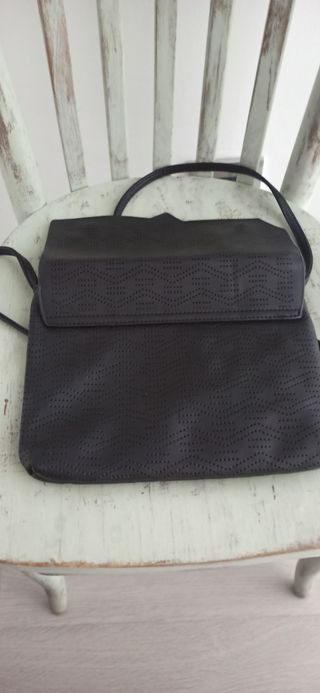 Bolso de mano. 25x20 cms. 