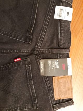 Levi's cortos negros