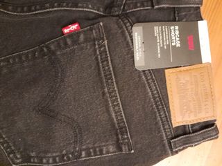 Levi's cortos negros